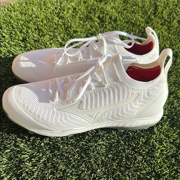 Mizuno Shoes - Mizuno Dominate Knit Women’s Softball Spike Metal Cleats Size 8 New w/o Tags